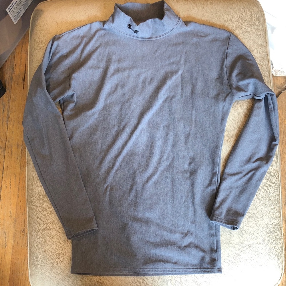 Under Armour men’s small gray long sleeve work out shirt